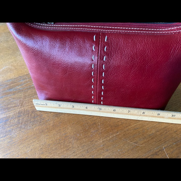 Red purse, white stitching, multiple pockets - Picture 6 of 8